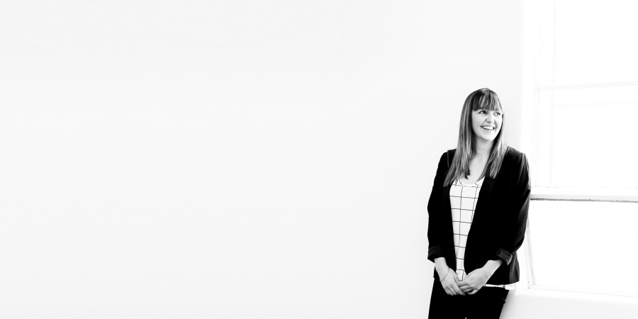 kylie-lewis-homepage-banner-3000px-light